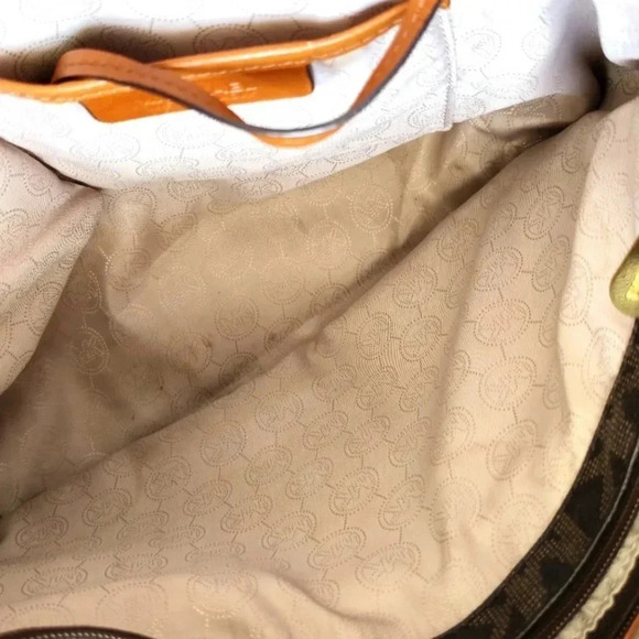 Michael Kors Signature Monogram Large Harper Tote - Picture 11 of 12